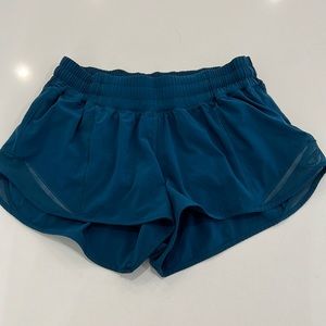 Lululemon Hotty Hot Shorts 2.5”